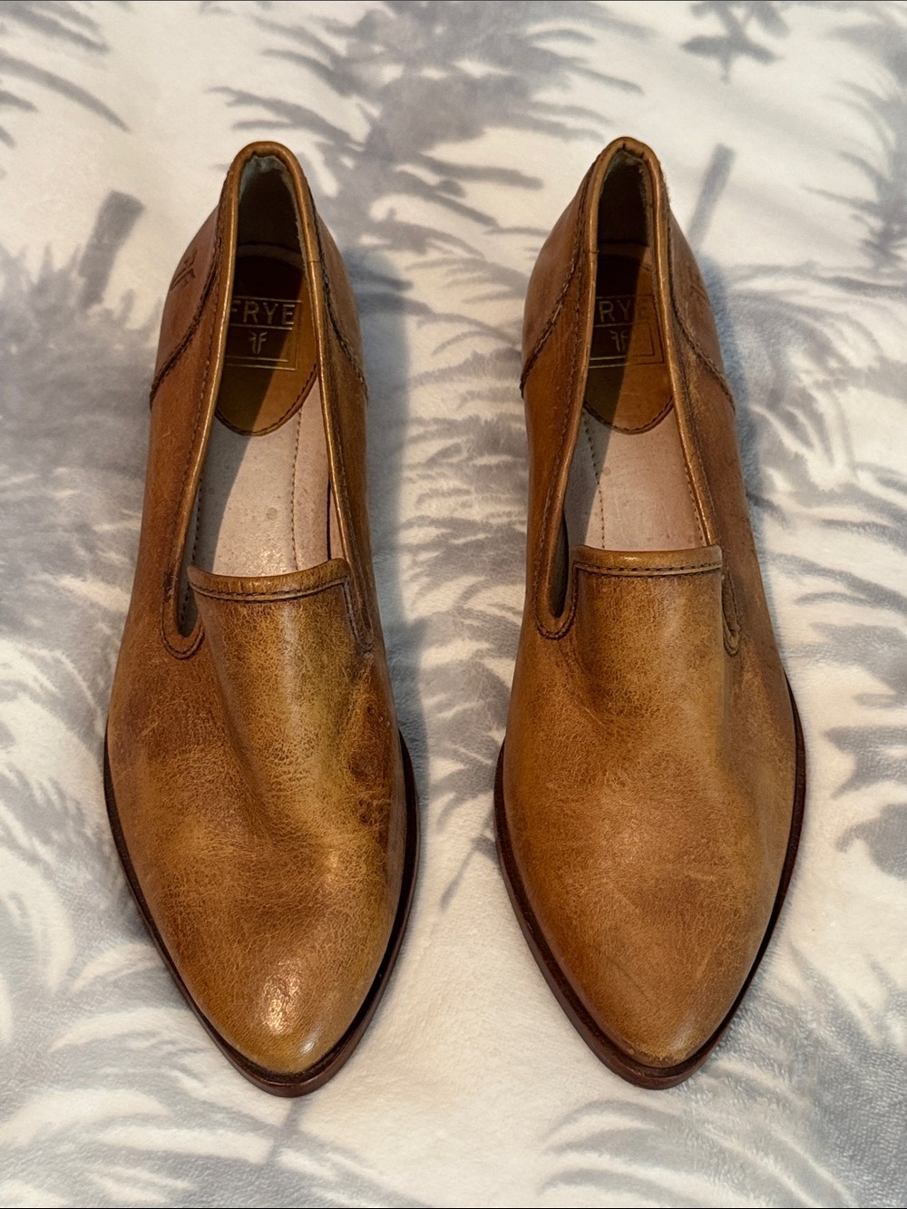 FRYE Leather Venetian Loafers